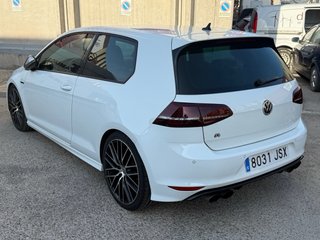 Volkswagen Golf R300