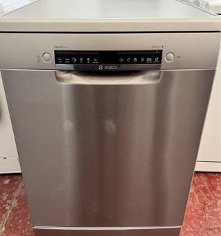 LAVAVAJILLAS BOSCH SERIE4 TRES BANDEJAS EN INOX