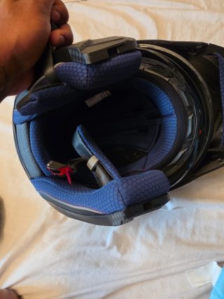 Casco de moto negro