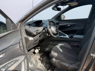 🚗 PEUGEOT 5008 1.2 Hybrid 136 CV Active Pack