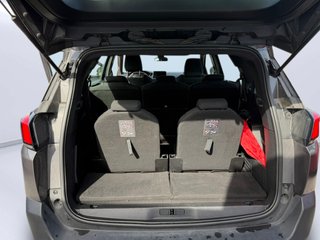 🚗 PEUGEOT 5008 1.2 Hybrid 136 CV Active Pack
