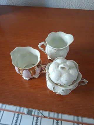 Juego Azucareros y Jarritas Porcelana