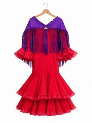 Traje de flamenca rojo y manton morado