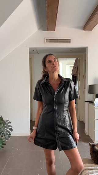 Vestido camisero polipiel negro