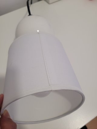 Lámpara de mesa blanca