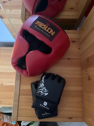 Casco y guantes boxeo infantil