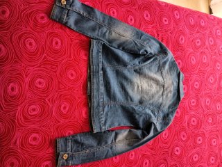 Chaqueta tejana azul fuerte y azul claro