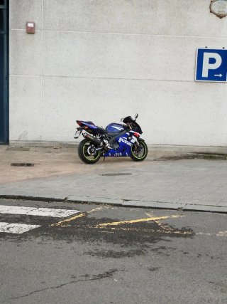 Suzuki GSXR 600 K4 Azul y Blanca
