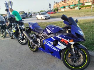 Suzuki GSXR 600 K4 Azul y Blanca