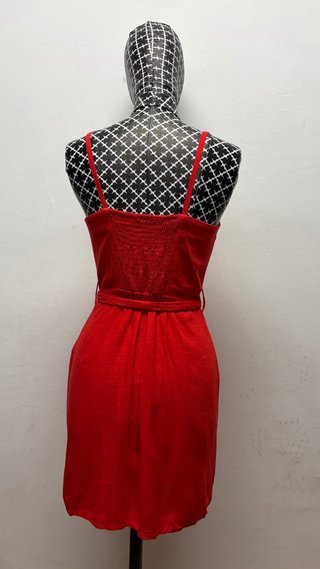 Vestido rojo con cinturón