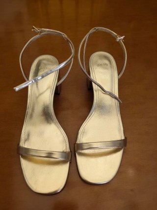 Sandalias Mango tacón dorado talla 39