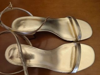 Sandalias Mango tacón dorado talla 39