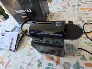 Cafetera Nespresso Inissia Negra
