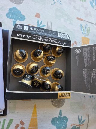 Cafetera Nespresso Inissia Negra