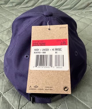 GORRA JORDAN “RISE” CAP MORADA LOGO METÁLICO L/XL