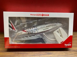 Maqueta Airbus A380 Emirates Real Madrid 1:250
