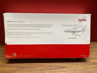 Maqueta Airbus A380 Emirates Real Madrid 1:250
