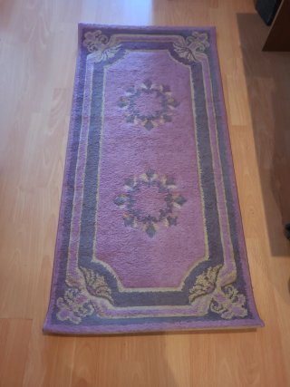 Alfombra pequeña morada y gris