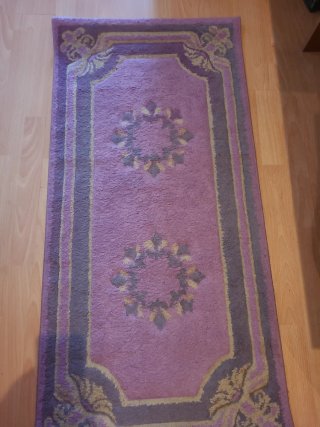 Alfombra pequeña morada y gris