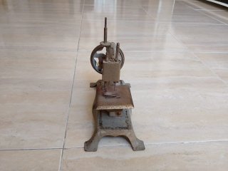 Máquina de coser vintage metal siglo XX