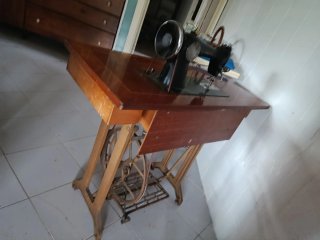 Máquina de coser Alfa antigua