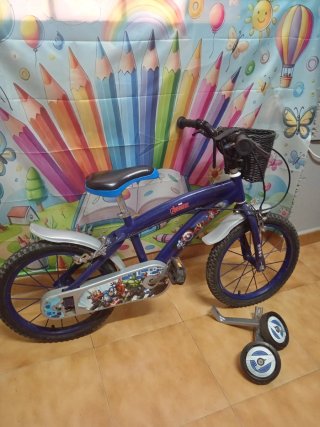 Bicicleta infantil superhéroes Avengers.