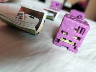 Kinder Joy Minecraft Shulker