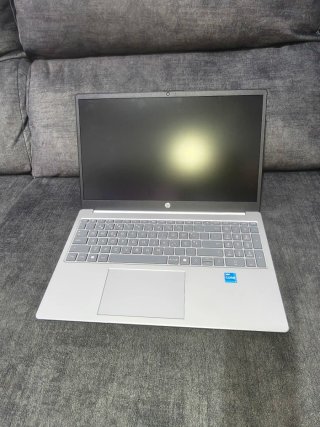 Portátil HP 15-fd0116np como nuevo