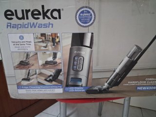 Aspirador Eureka RapidWash