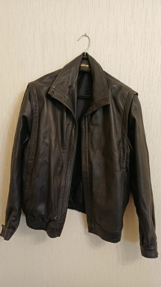 Chaqueta de piel negra para hombre
