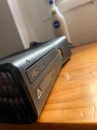 Xbox 360 Slim 250GB + Controller + Giochi + Scatola