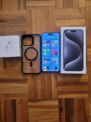 iPhone 15 Pro Max + AirPods 4