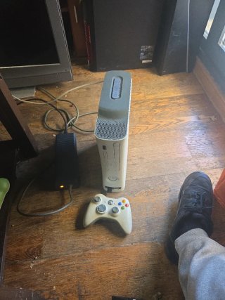Xbox 360 Blanco con Mando y Fuente