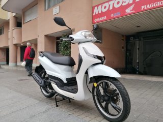 Peugeot Tweet 125cc Scooter 2012 Blanca