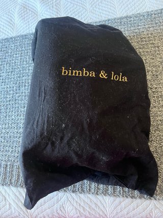 Bolso Bimba y Lola charol negro mediano