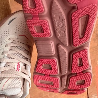 Zapatillas Hoka Running Rosa y Blanco
