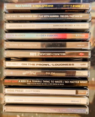 Lote 12 CDs Heavy Metal - Iron Maiden, Kiss, etc