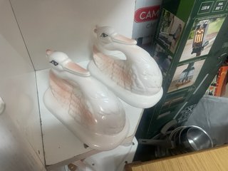 Juego de baño cisne cerámica