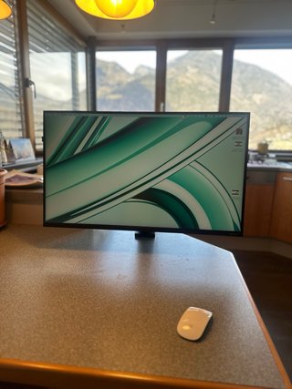 Samsung Space Monitor 32” 4K