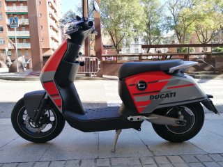 Supersoco Cux Ducati Scooter Eléctrica