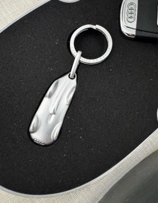 Merchandising Audi: Llavero y Llave USB Sin abrir