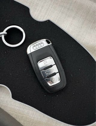 Merchandising Audi: Llavero y Llave USB Sin abrir