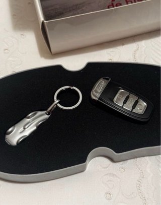 Merchandising Audi: Llavero y Llave USB Sin abrir