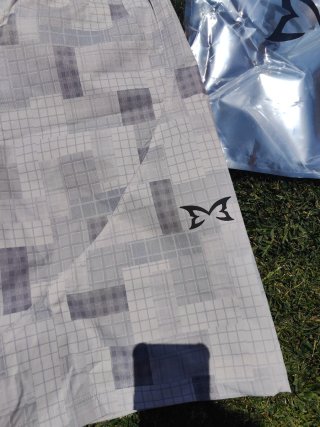 Pantalones cortos Mertra grises