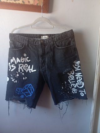 Shorts vaqueros Pull&Bear negros estampados