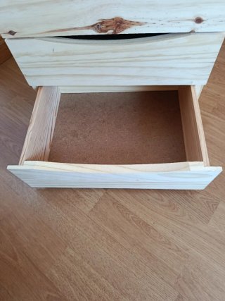 Estantería de madera con 3 cajones