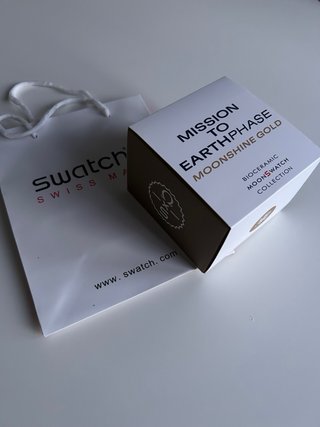 Swatch Moonswatch Mission to Earthphase Gold