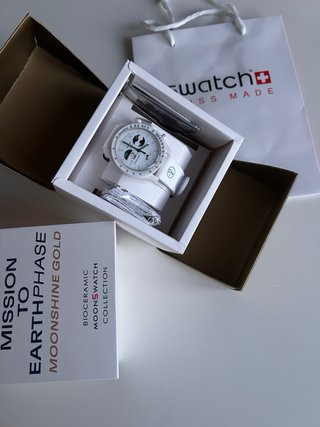 Swatch Moonswatch Mission to Earthphase Gold