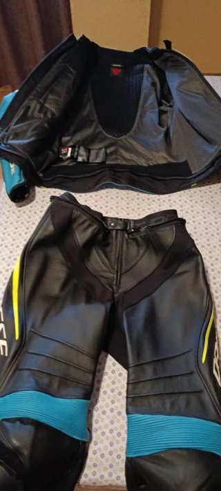 Mono Dainese Laguna Seca 4 2 piezas talla 50
