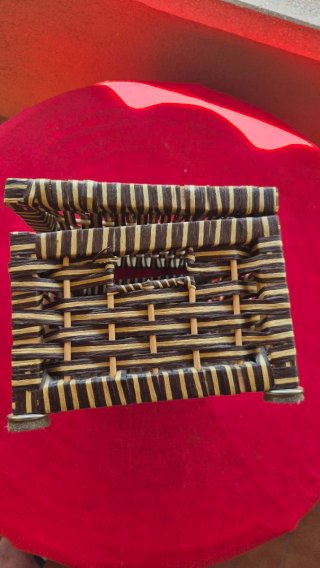 Caja de bambú y mimbre